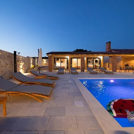 Bukovica Villa *